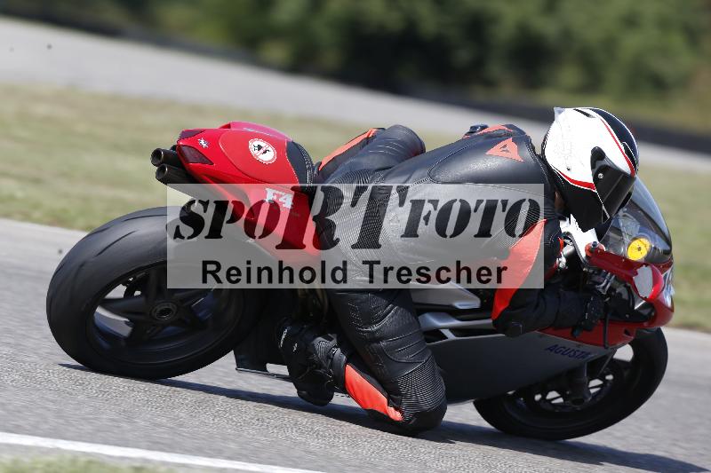 /49 26.08.2025 Cornu Master School ADR/rot-rouge/40